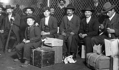 Italian immigrants, Ellis Island